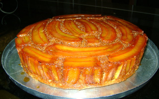 Bolo caramelizado de banana da Cida