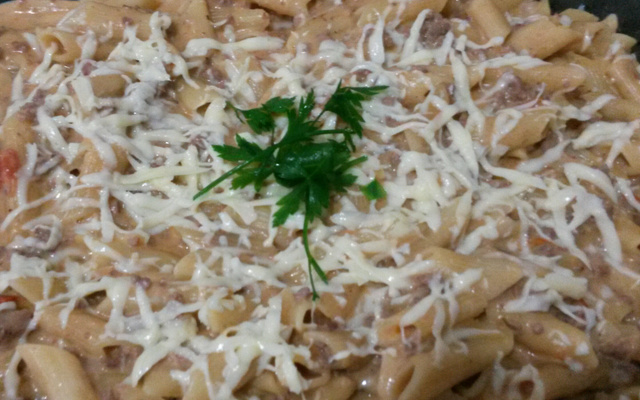 Macarrão na pressão com carne moída