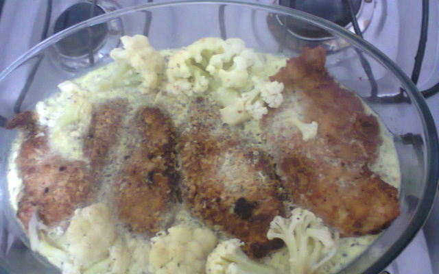 Filé de frango com couve flor ao forno