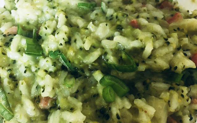 Risotto com brócolis e bacon