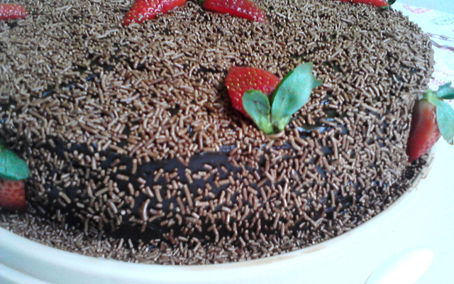 Bolo de chocolate com morango