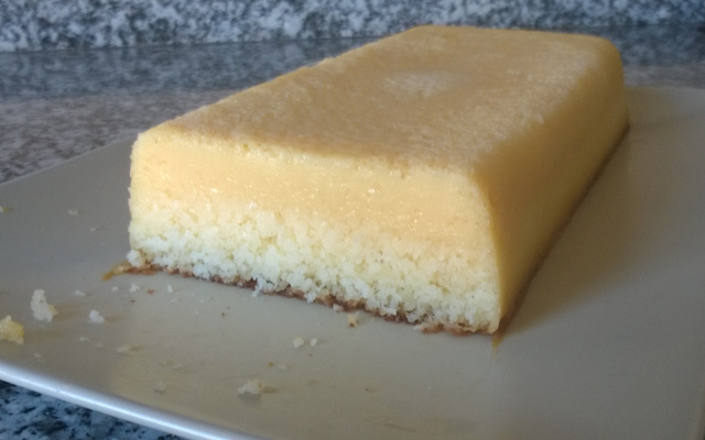 Bolo de coco cremoso