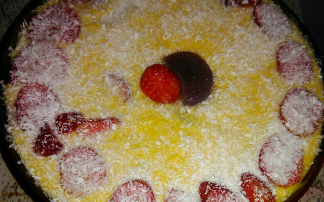 Mousse de manga com morango