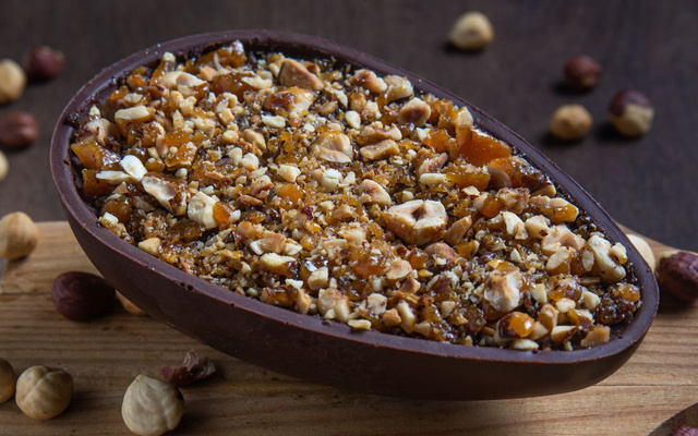 Ovo de páscoa com nozes