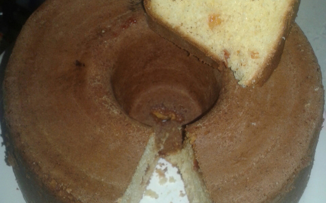 Bolo de fubá com goiabada