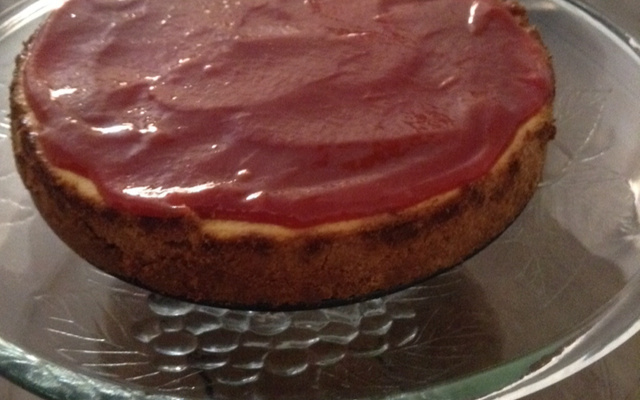 Cheesecake com cobertura de goiaba