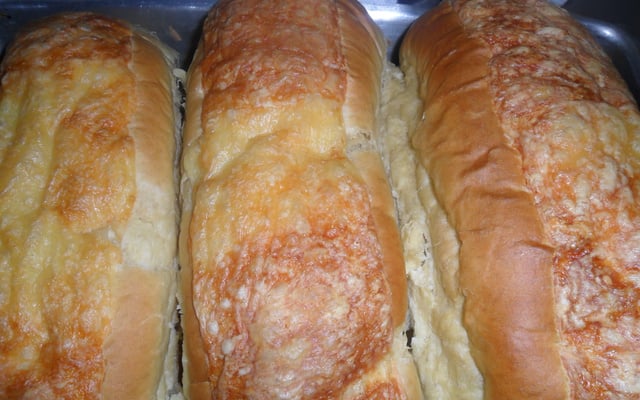 Pão caseiro com queijo