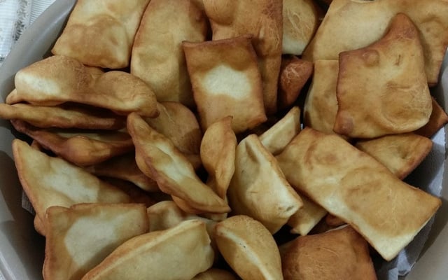 Massinha de pão frita simples