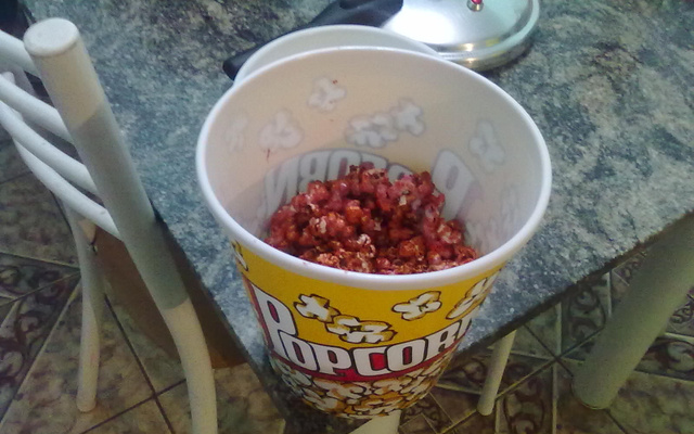 Pipoca doce vermelha