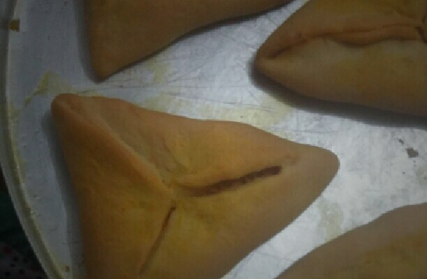 Esfiha de frango simples, barata e rápida