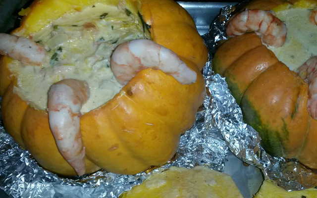 Camarão na moranga com catupiry