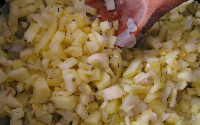 Abobrinha com limão e tomilho