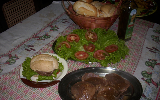 Sanduíche de Rosbife