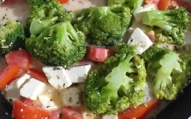 Brócolis à napolitana