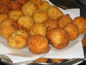 Bolinhas batatas e queijo