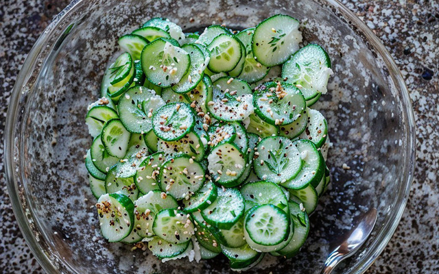 Sunomono Simples (salada de pepino japonês)