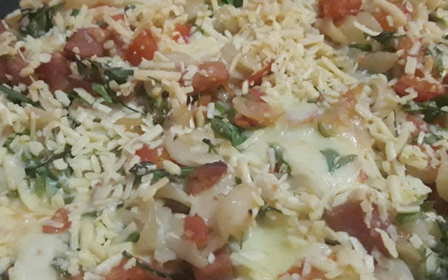 Macarrão ao forno com bacon e mussarela