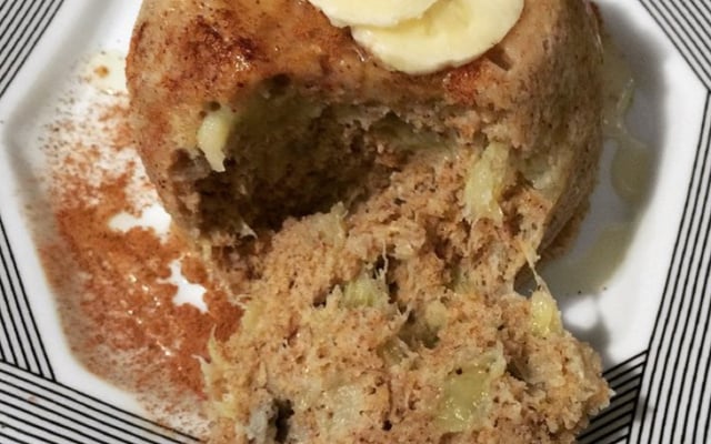 Bolo de banana de caneca micro-ondas
