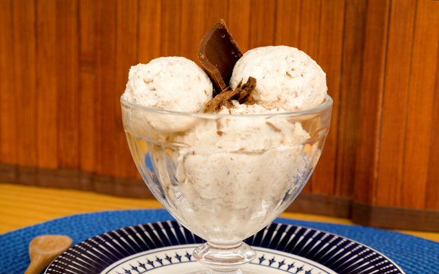 Sorvete de flocos com leite em pó