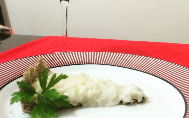 Quiche light de atum com alho poró