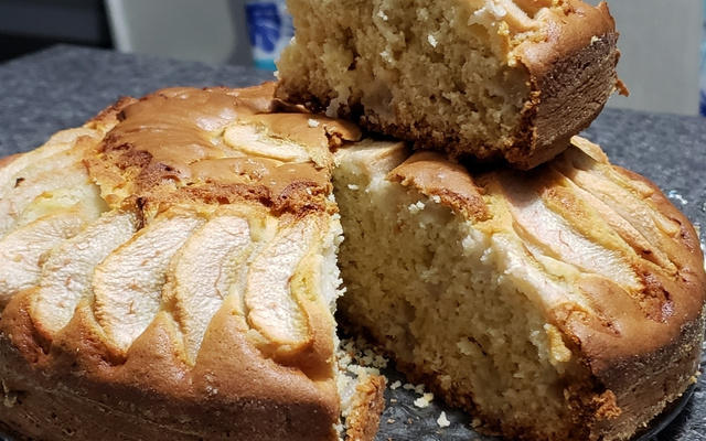 Bolo de pera fácil e gostoso