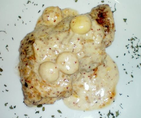 Congrio com creme de champignons