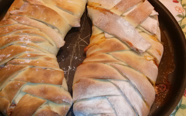 Pão trançado recheado