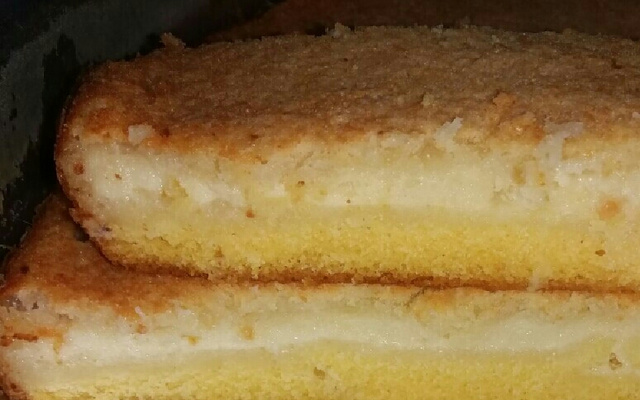 Bolo de fubá cremoso