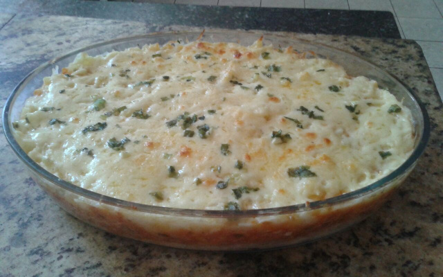 Torta de frango com massa de batatas