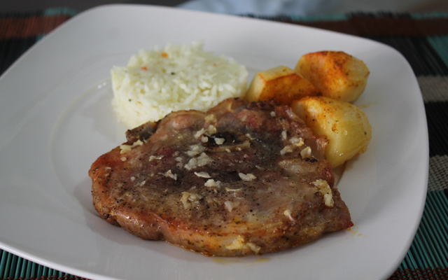 Bisteca com Alho e Batatas