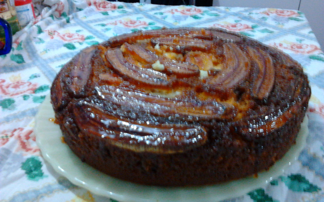 Bolo de banana caramelada