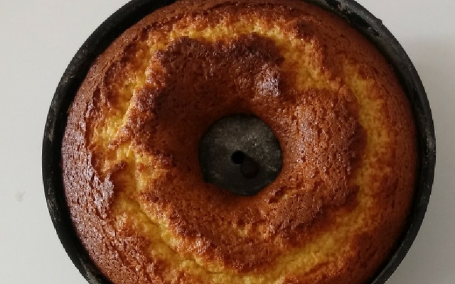 Bolo de tangerina com casca