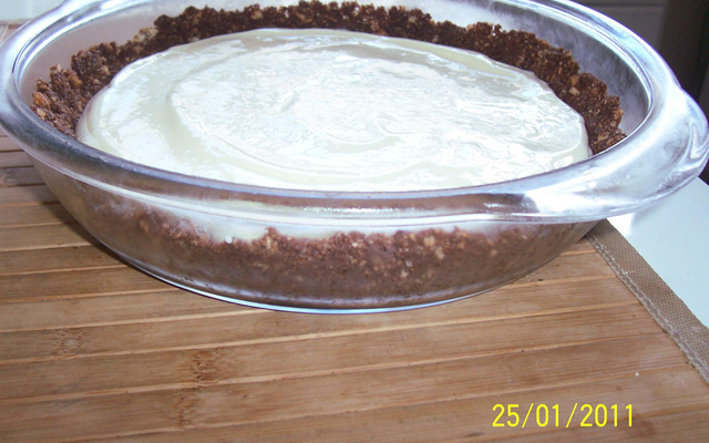 Torta de limão e chocolate meio amargo muito fácil (sem forno)