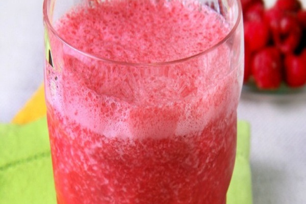 Vitamina de Ades manga e framboesa