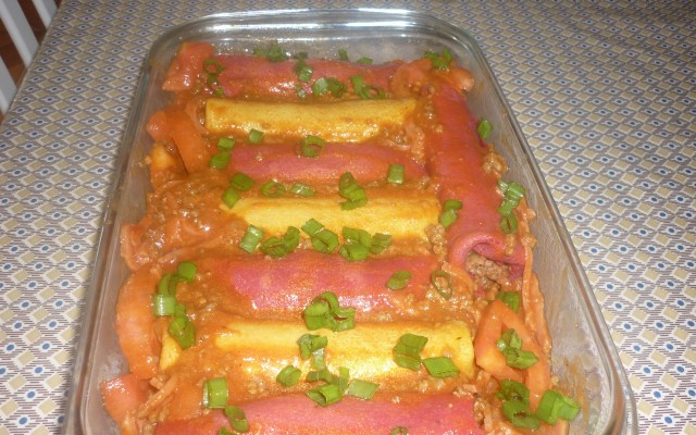 Panquecas coloridas ao molho