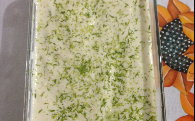 Torta de limão (simples, fácil, rápida e sem ir ao forno)