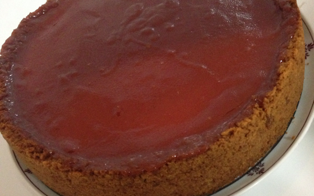 Torta cheesecake com ricota e goiabada