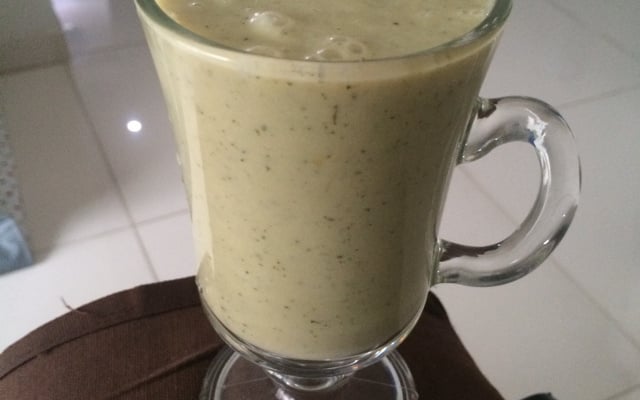 Vitamina de abacate do Faé