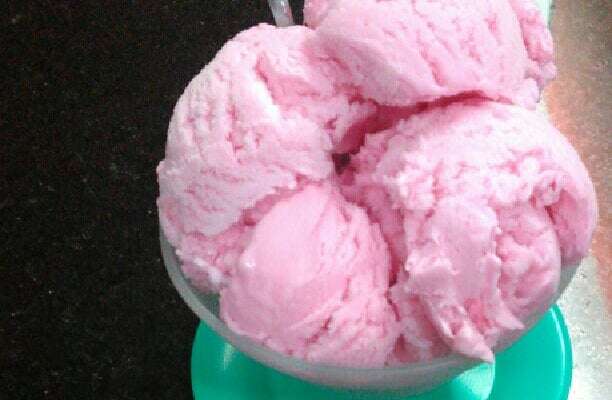 Sorvete caseiro de gelatina