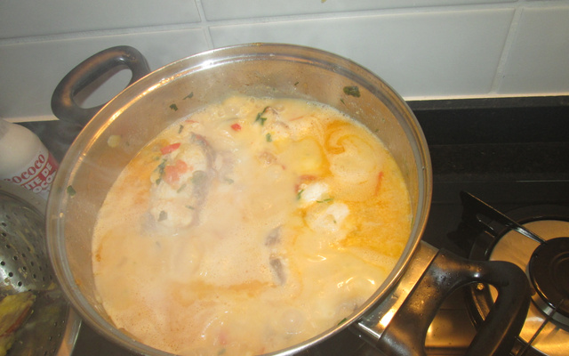 Cação ao leite de coco