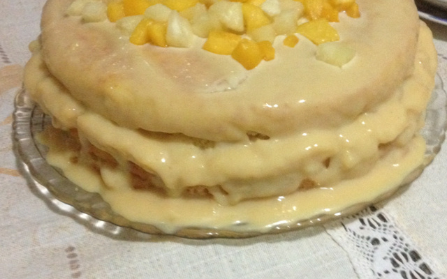 Bolo Pelado (Naked cake)