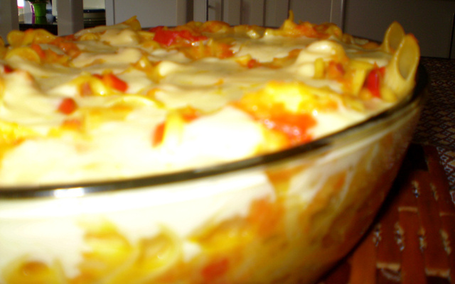 Macarronada ao molho cremoso de legumes