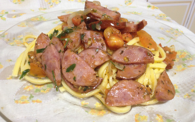 Talharim com molho expresso