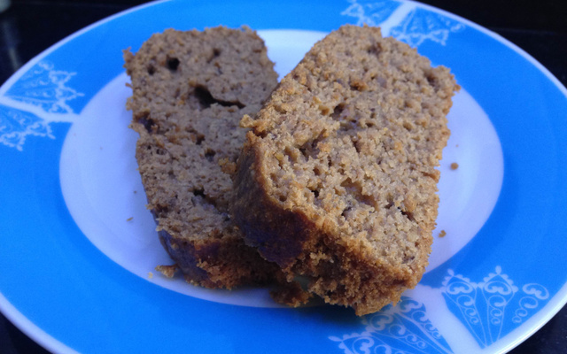 Bolo de banana nutritivo (com casca)