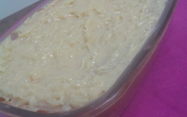 Bolo de laranja com cobertura de coco