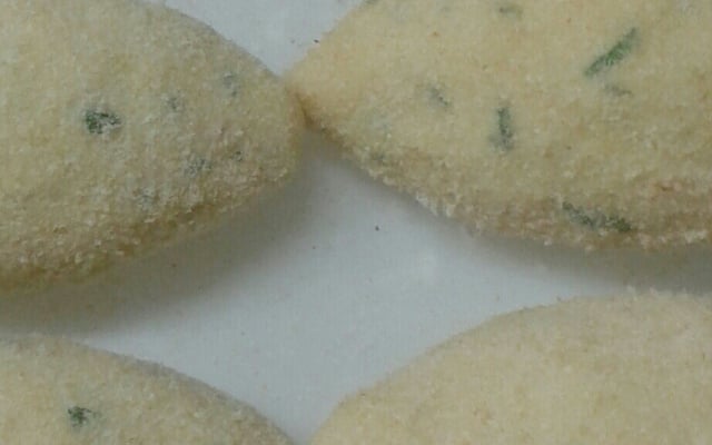 Bolinho de mandioca com calabresa
