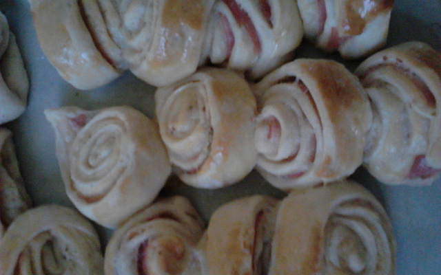 Pãezinhos de presunto e queijo