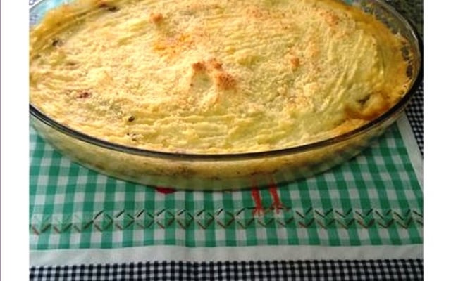 Escondidinho de batata com moela e linguiça