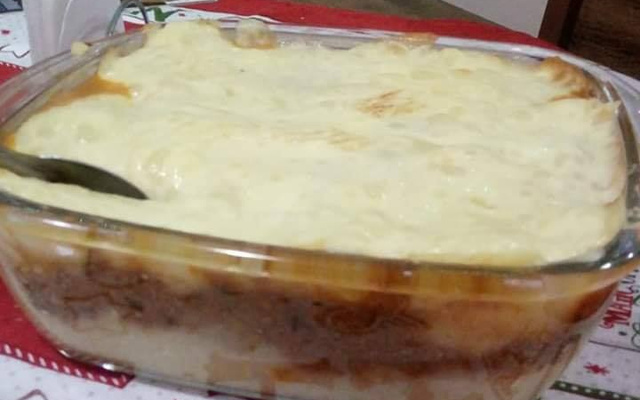 Escondidinho de carne