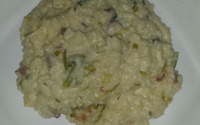 Risoto de brócolis, arroz comum e bacon